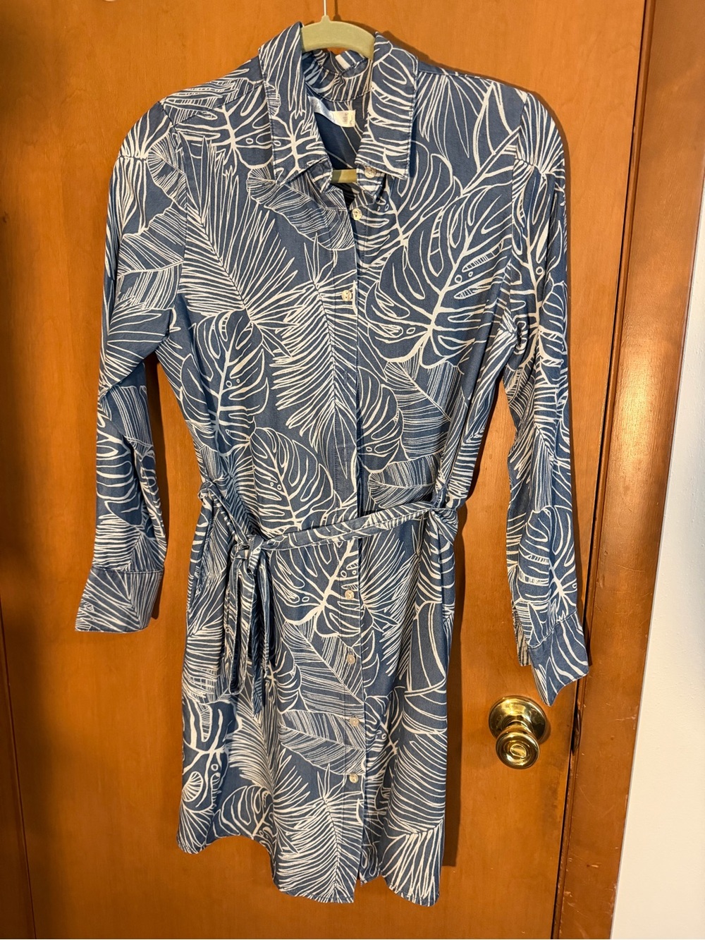 89th & Madison Navy and White Tropical-Leaf Button Shirt
